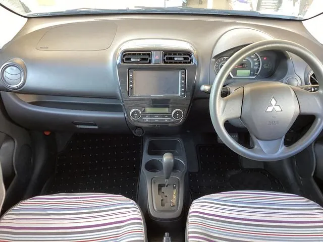 Mitsubishi Mirage 2012 photo 4