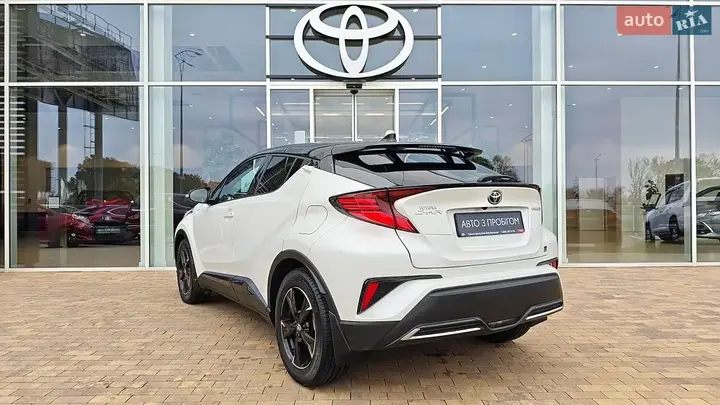 Toyota C-Hr 2021 photo 2