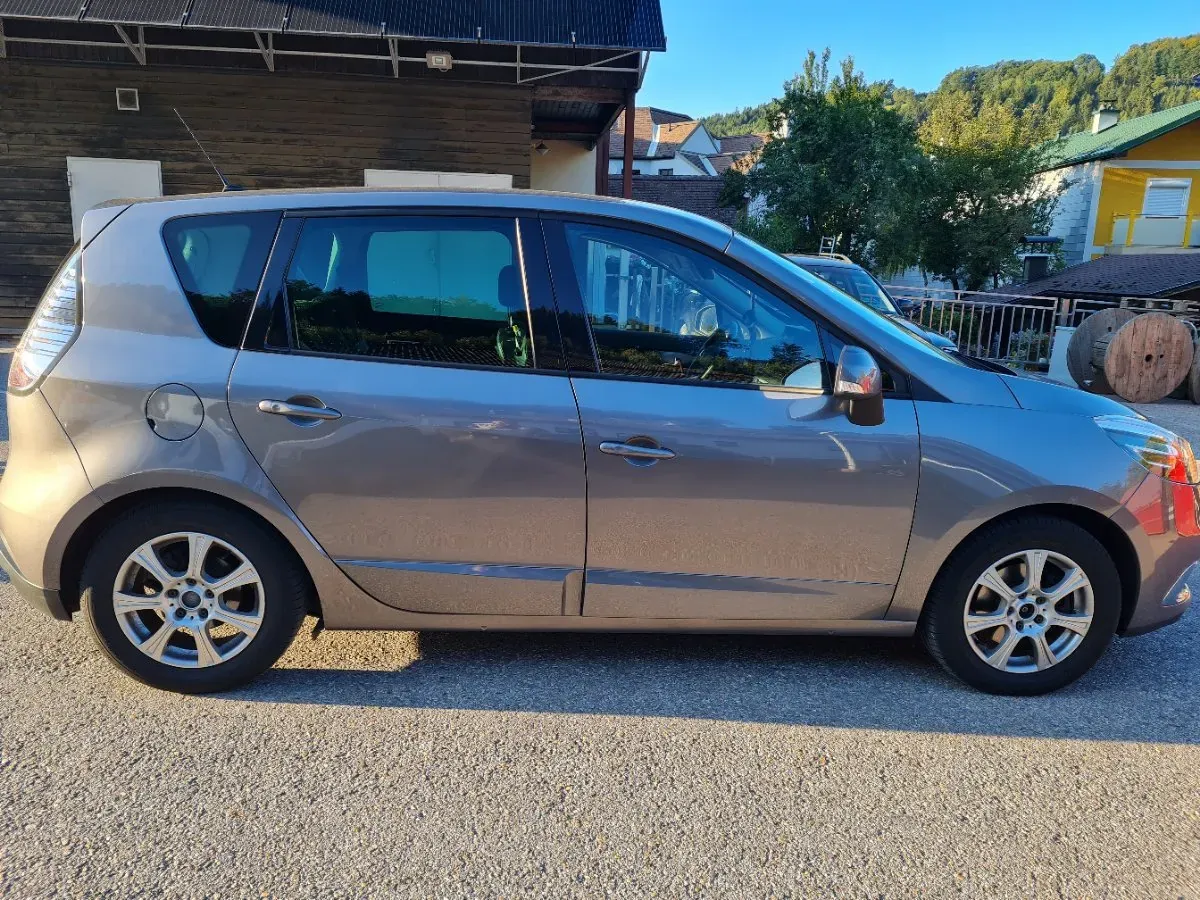 Renault Scenic 2012 photo 3