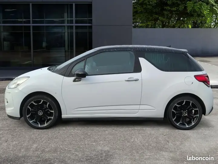 DS Automobiles Ds3 2011 photo 2