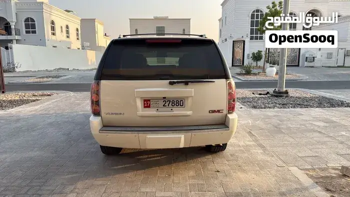GMC Denali 2012 photo 3