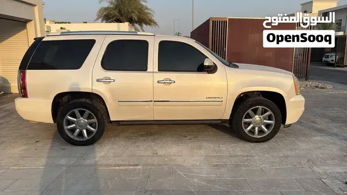 GMC Denali 2012 photo 4