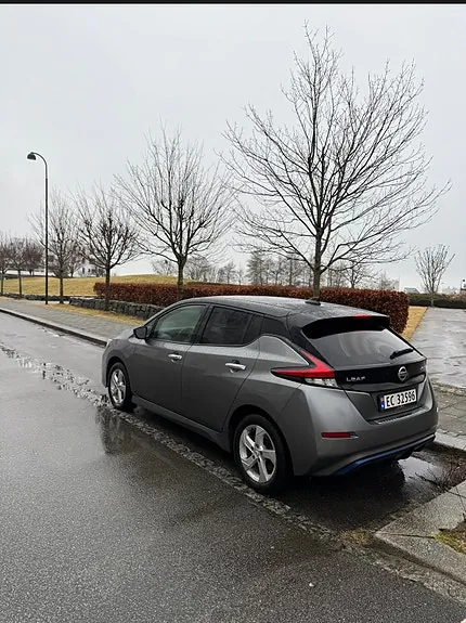 Nissan Leaf 2021 photo 2
