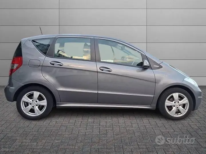 Mercedes-Benz A 2012 photo 3