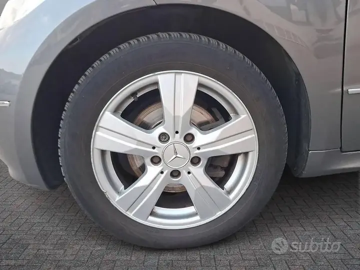Mercedes-Benz A 2012 photo 5