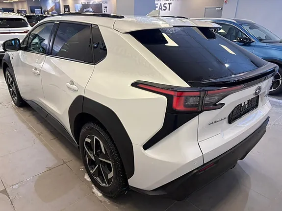 Subaru Solterra 2023 photo 4