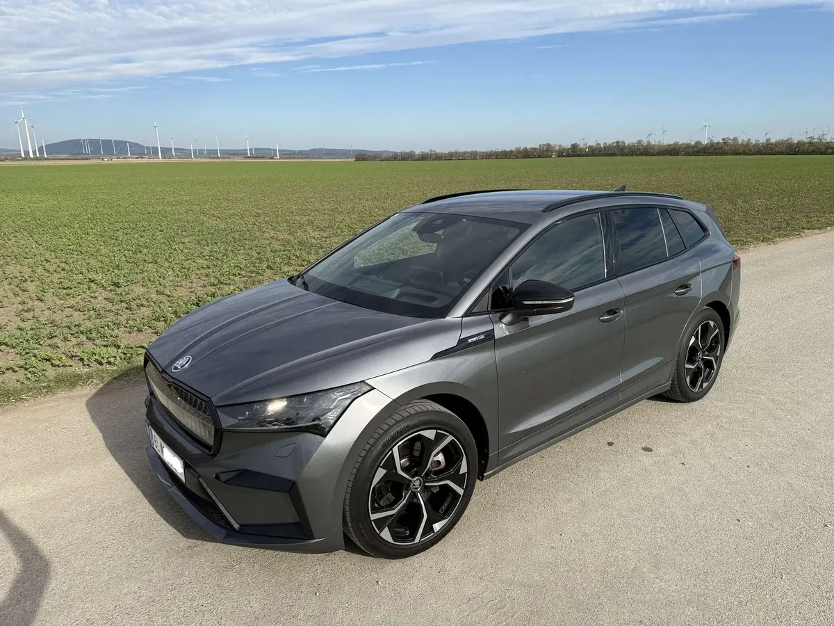 Skoda Enyaq 2023 photo 2