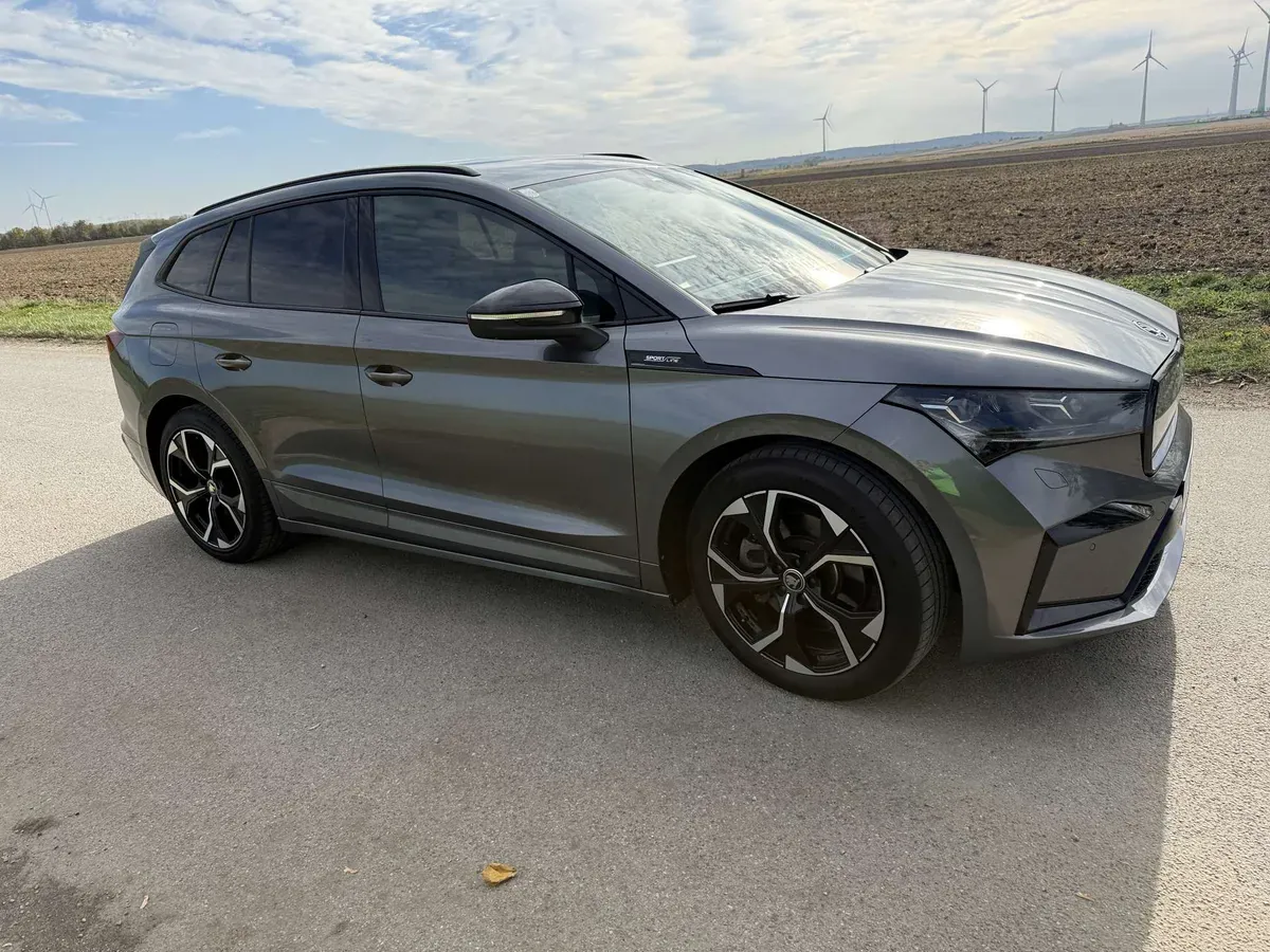 Skoda Enyaq 2023 photo 3