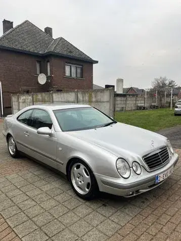 Mercedes-Benz Clk320