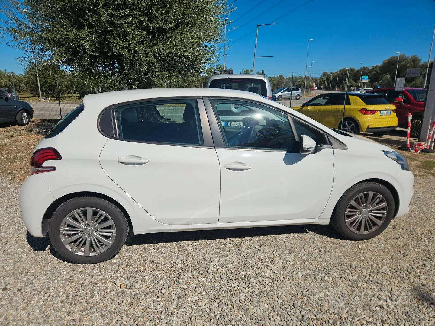 Peugeot 208 2018 photo 4