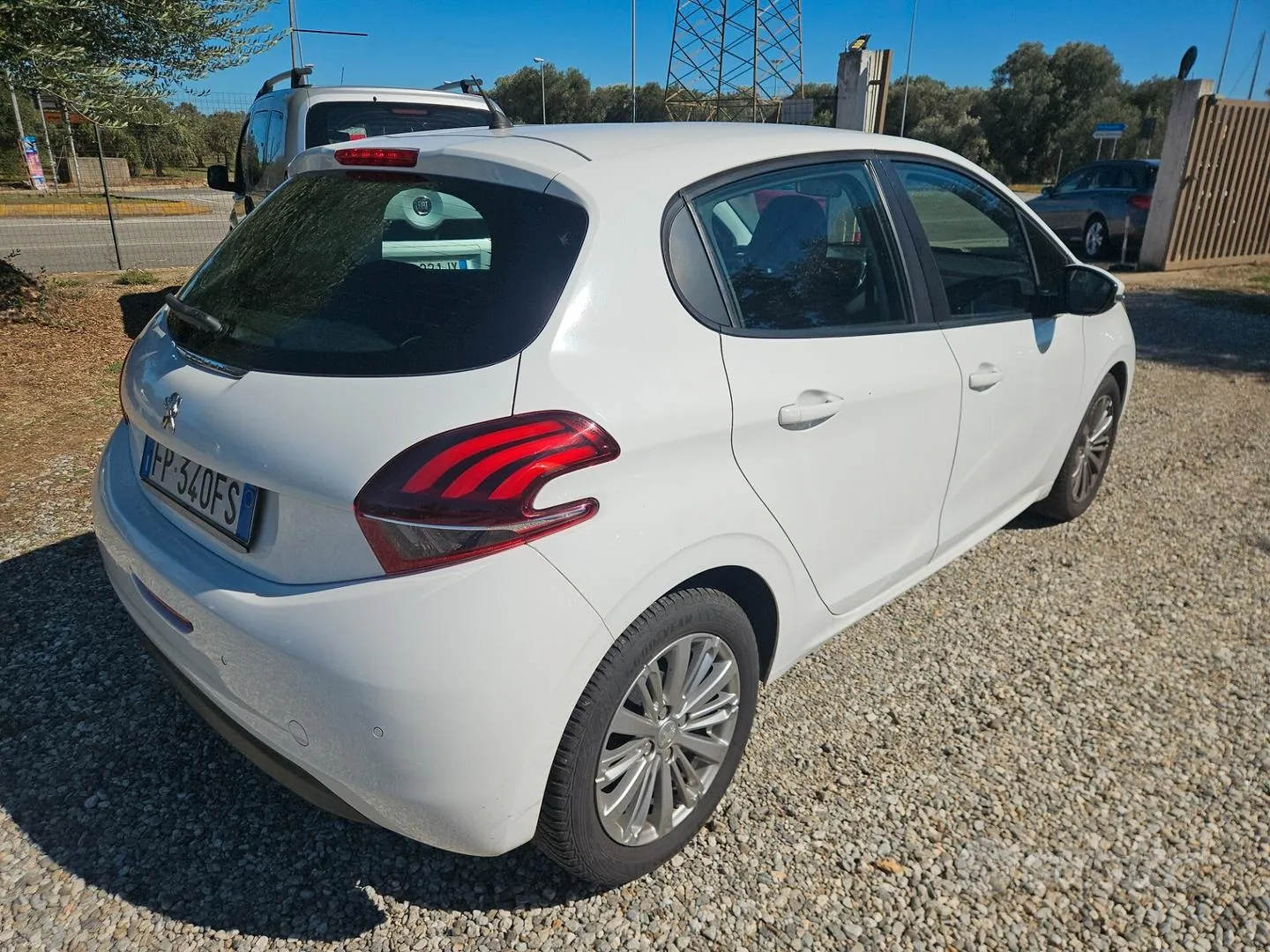 Peugeot 208 2018 photo 5