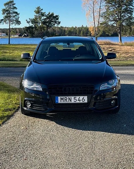 Audi A4 2012 photo 2