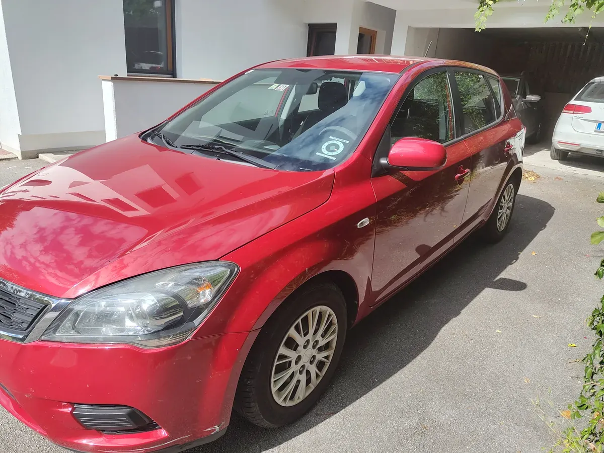 Kia Ceed 2010 photo 3