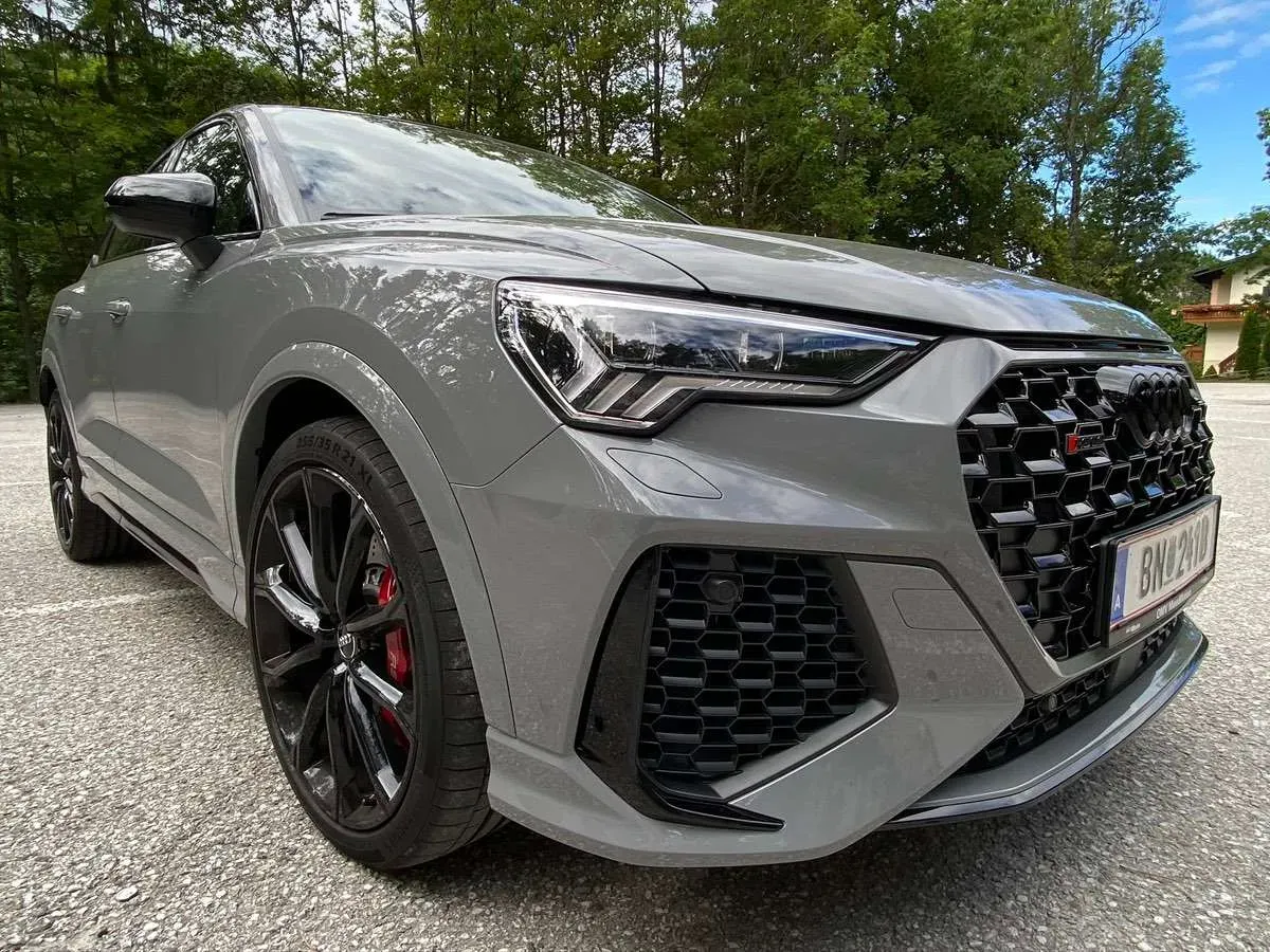 Audi Q3 2020 photo 2