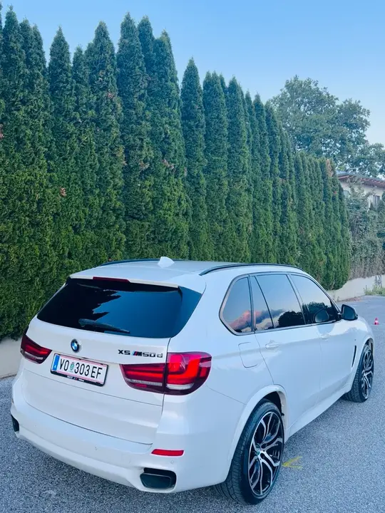 BMW X5 2014 photo 2