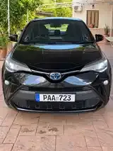 Toyota C-Hr 2021 photo 2