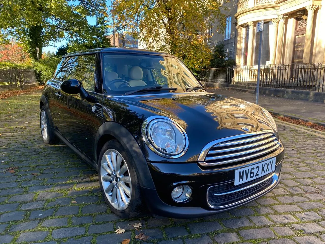 Mini Cooper D 2012 photo 2