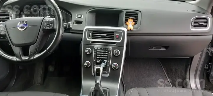 Volvo V60 2015 photo 4