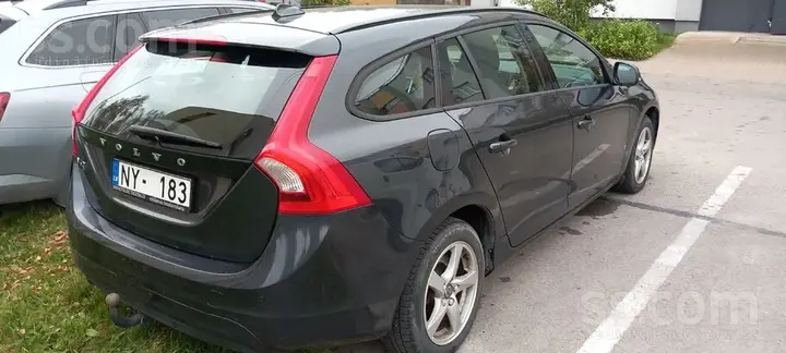 Volvo V60 2015 photo 3