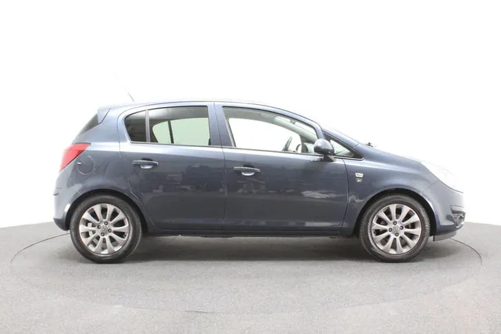Opel Corsa 2011 photo 3