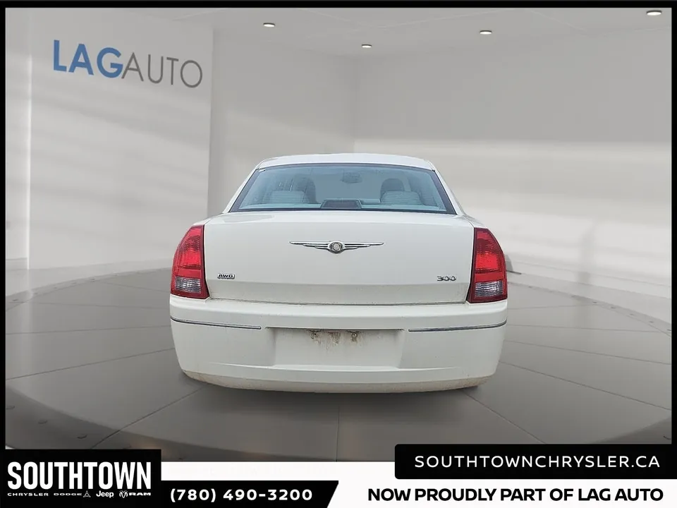 Chrysler 300 2005 photo 3