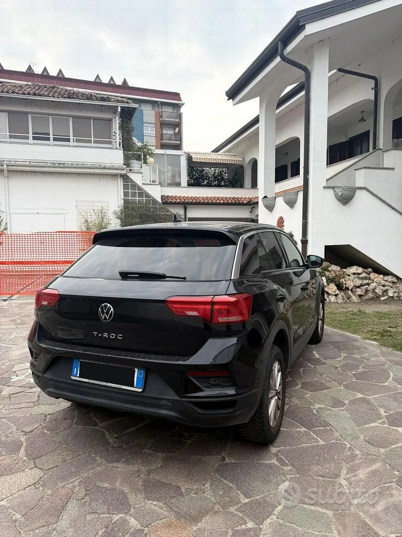 Volkswagen T-Roc 2021 photo 2