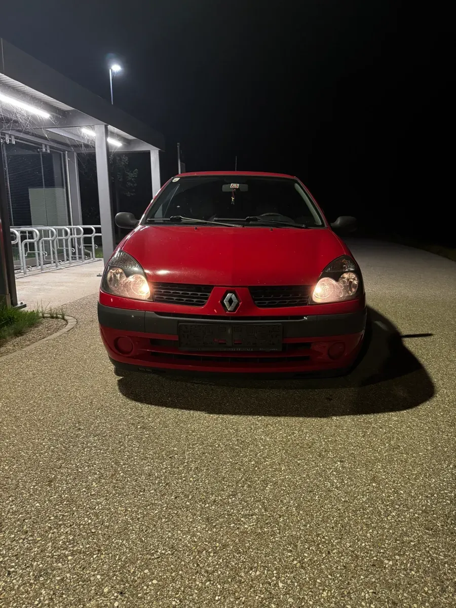 Renault Clio 2002 photo 3