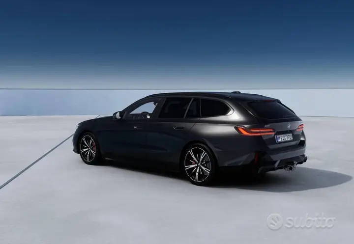 BMW 5 Series 2023 photo 2