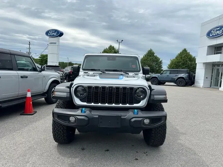 Jeep Wrangler 2024 photo 2