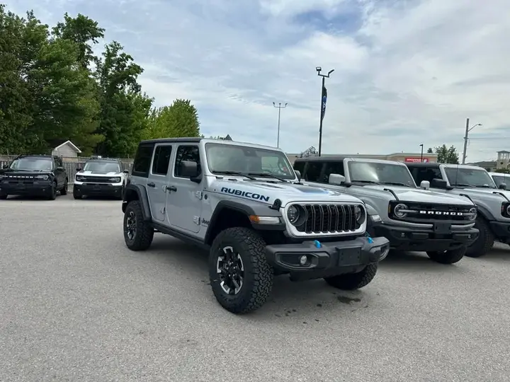 Jeep Wrangler 2024 photo 3