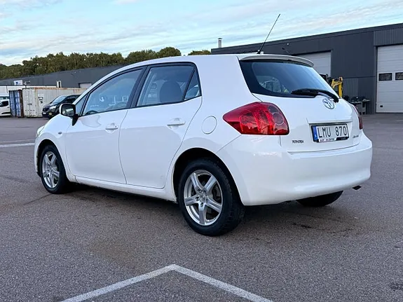 Toyota Auris 2009 photo 4