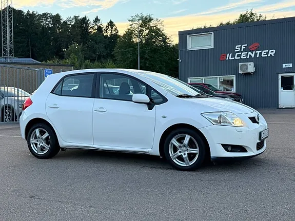 Toyota Auris 2009 photo 2