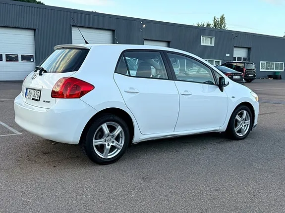 Toyota Auris 2009 photo 5