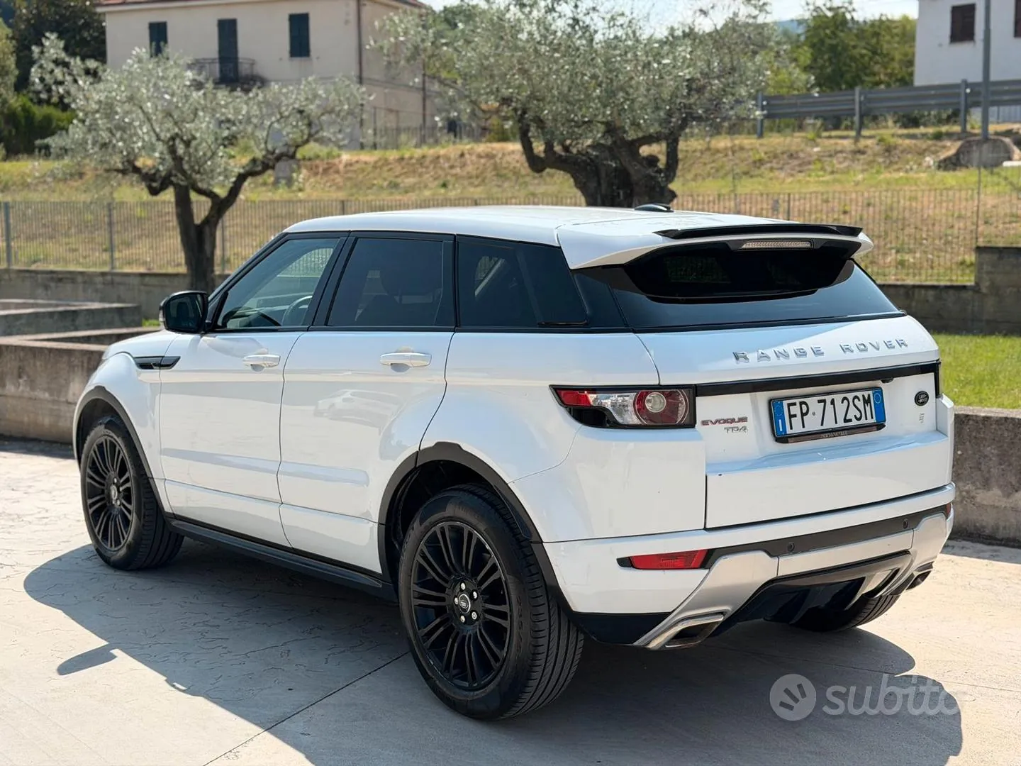 Land Rover Range Rover Evoque 2012 photo 4