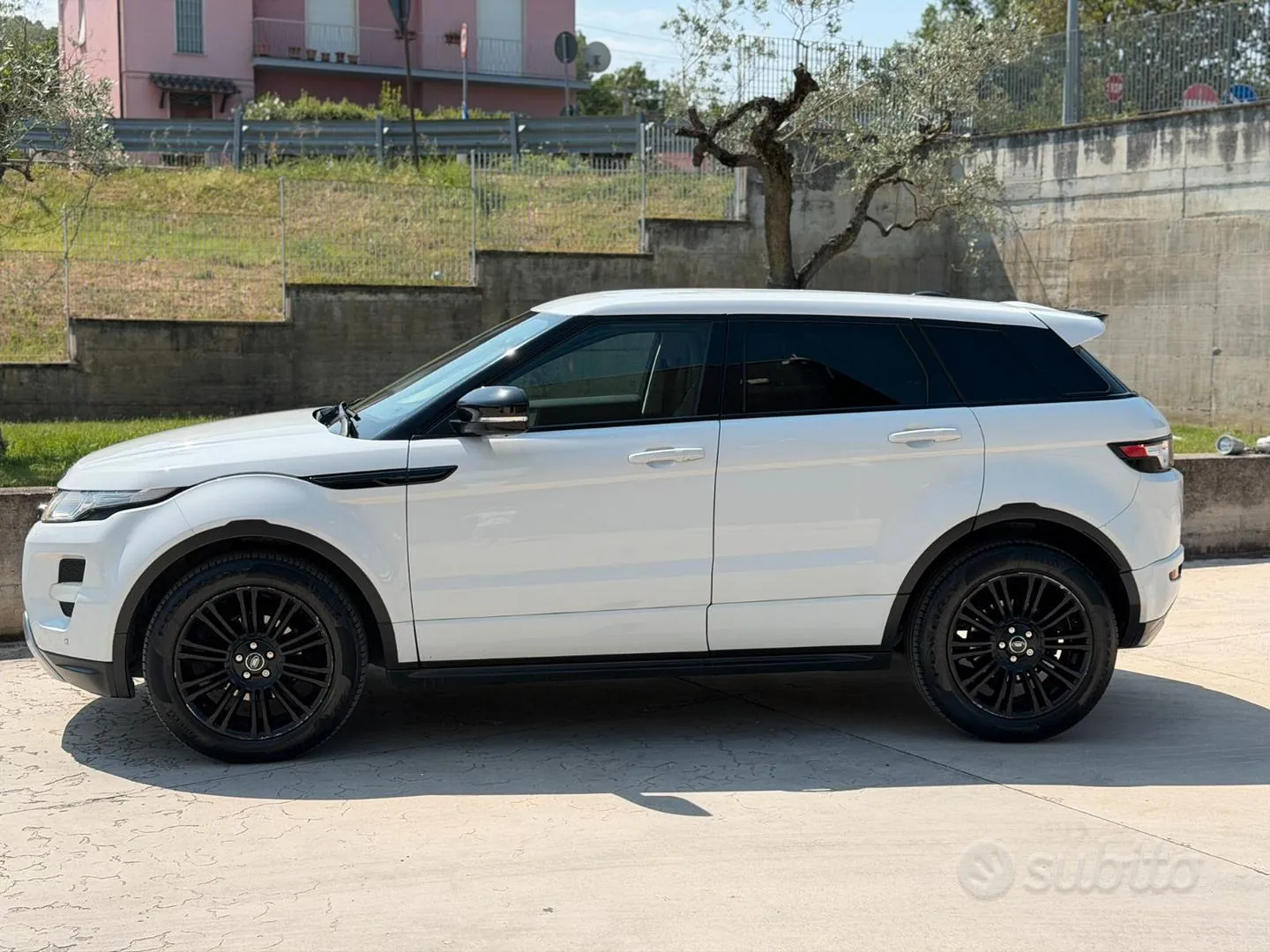 Land Rover Range Rover Evoque 2012 photo 3