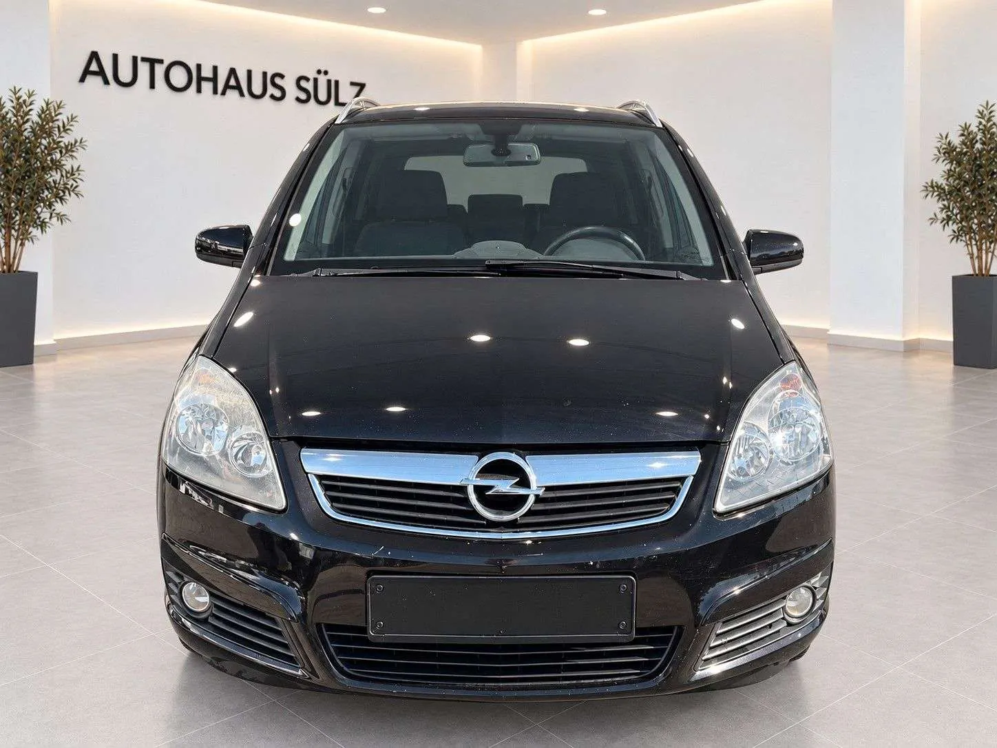 Opel Zafira B 2005 photo 2