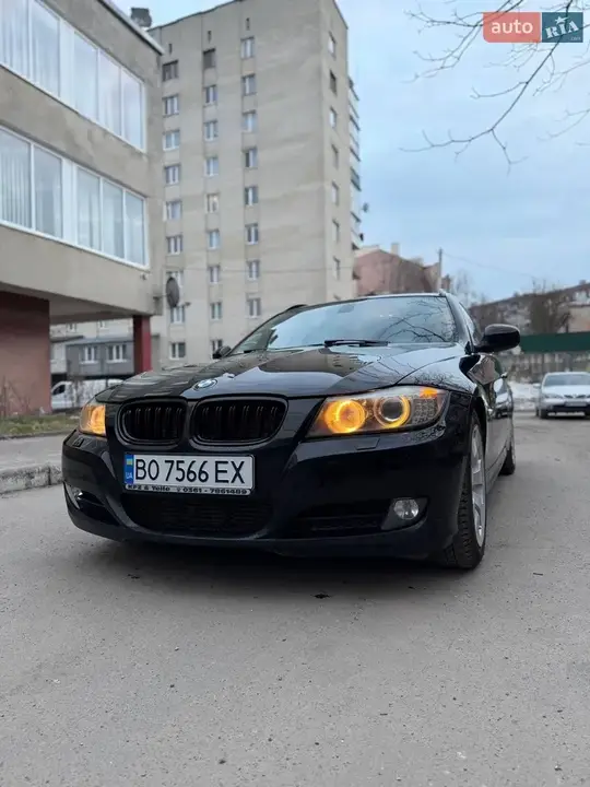 BMW 3 Series 2011 photo 3