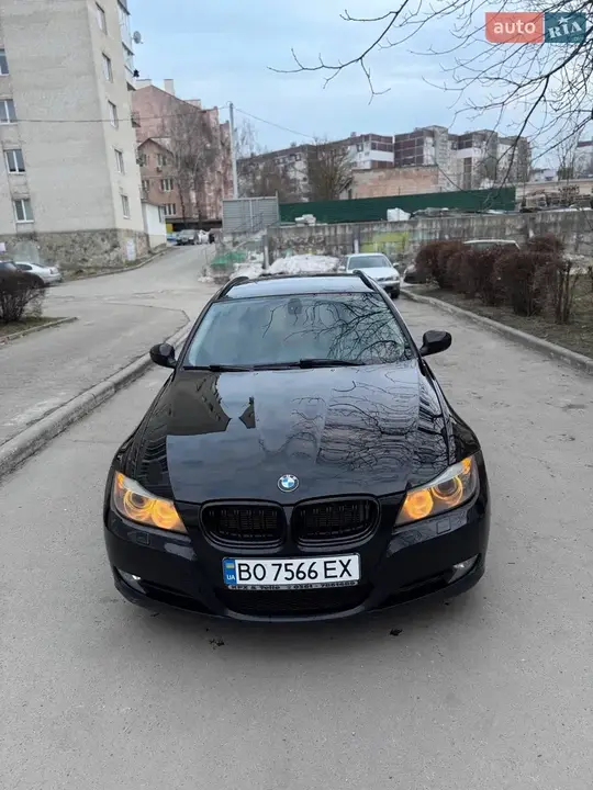 BMW 3 Series 2011 photo 5
