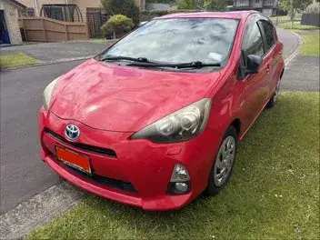Toyota Aqua 2012 photo 5