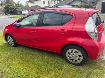 Toyota Aqua 2012 photo 4