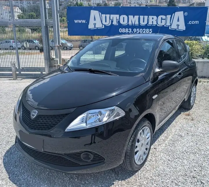 Lancia Ypsilon