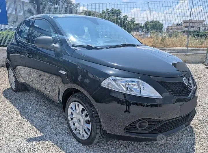 Lancia Ypsilon 2019 photo 2