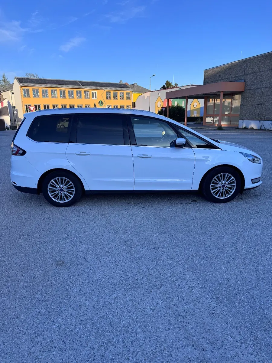 Ford Galaxy 2016 photo 2