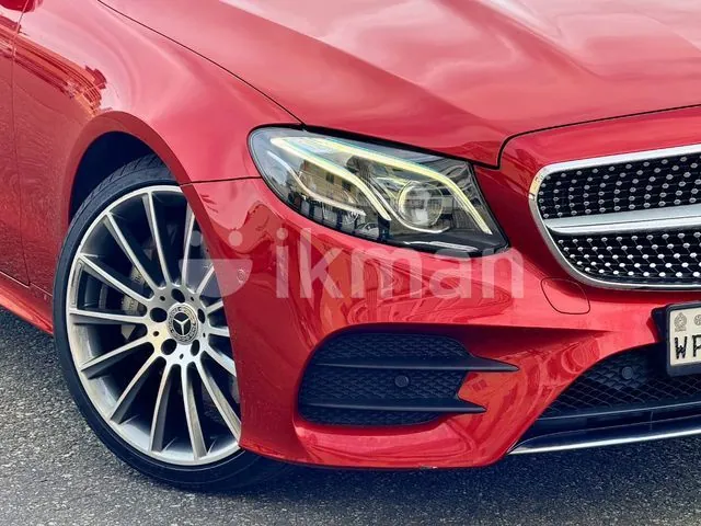Mercedes-Benz E300 2018 photo 2