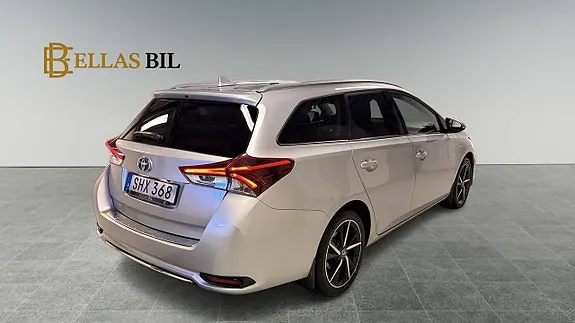Toyota Auris 2018 photo 2