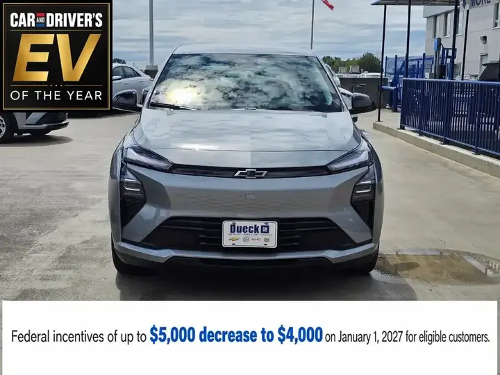 Chevrolet Bolt 2027 photo 3