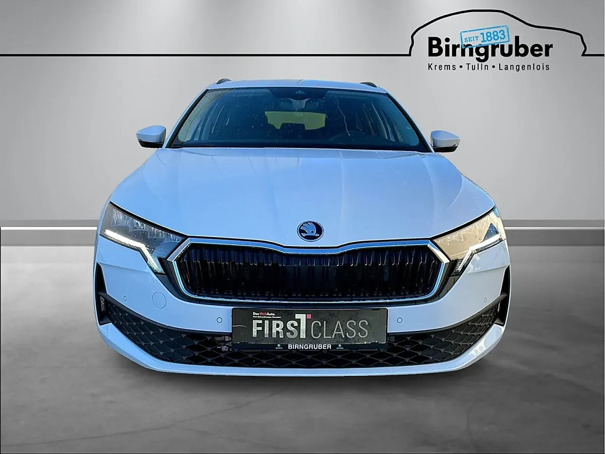 Skoda Octavia 2025 photo 2
