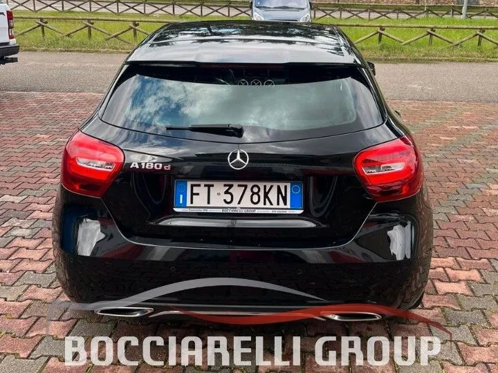 Mercedes-Benz A180 2017 photo 2