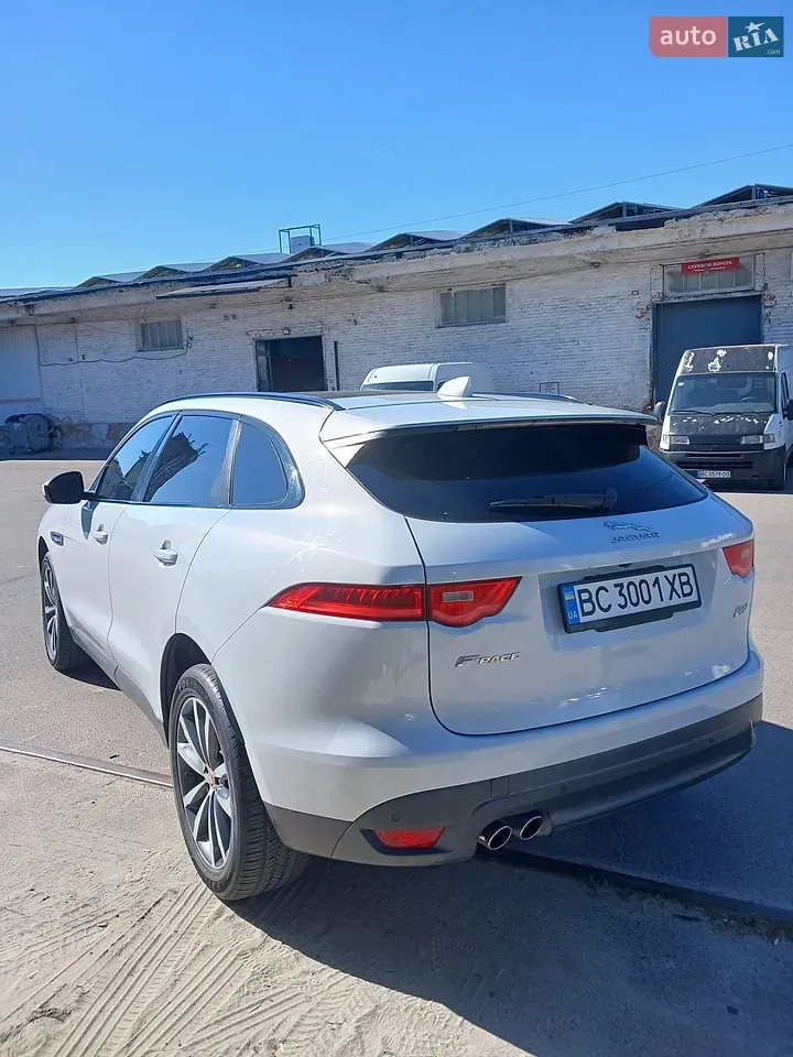 Jaguar F-Pace 2017 photo 4