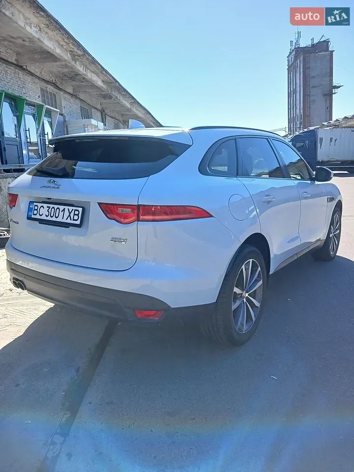 Jaguar F-Pace 2017 photo 3